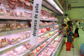 La venta a pérdidas se da con la carne de pollo, la carne de conejo y otros productos alimentarios