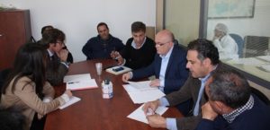 La reunión entre mimebros del gobierno manchego con la junta directiva de "Cunicultura Villamalea"