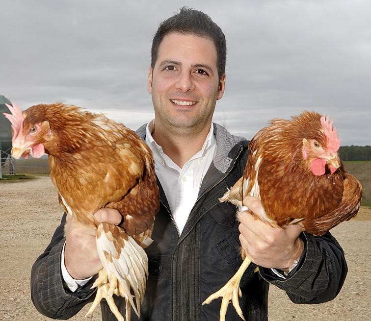 Foto realizada por Diario de Soria a Jesús Ciria García de la Torre en su granja de Aldealafuente