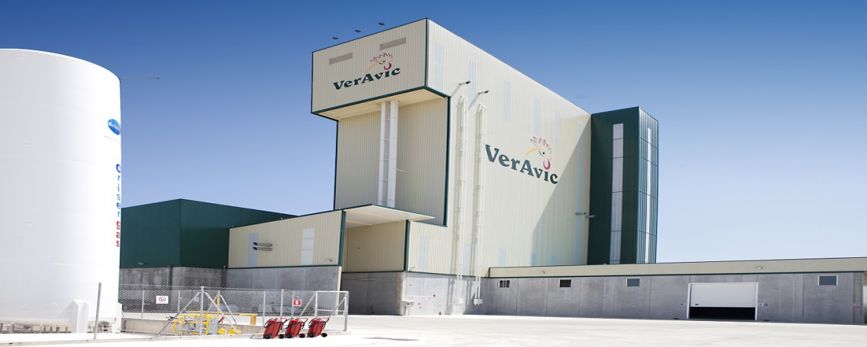 veravic-fabrica-de-piensos-1400x506-para-pollos